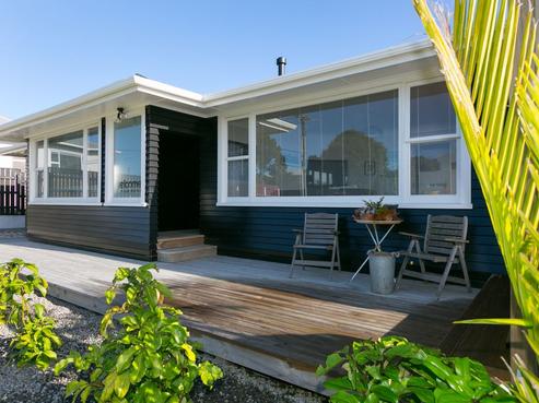 4 Strandon Place, Strandon
