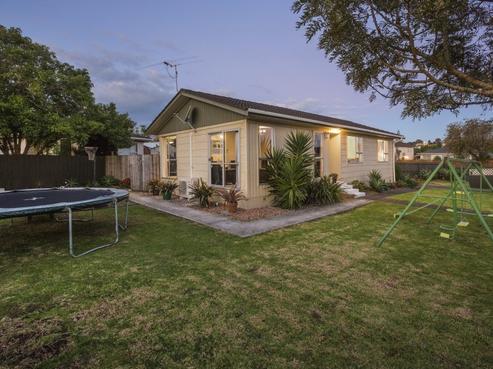 2 Darren Crescent, Half Moon Bay