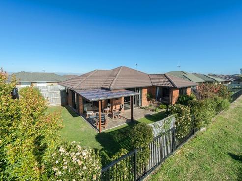 52 Parkside Drive, Huntington