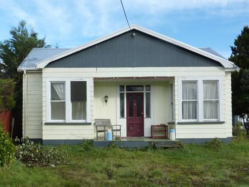 18 Milne Street, Hunterville
