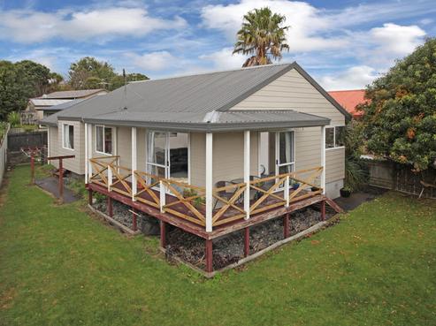 17B Churchill Terrace, Waiuku