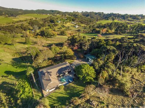 28 Wairere Road, Waitakere