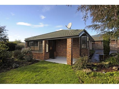 7 Holcroft Place, Stoke