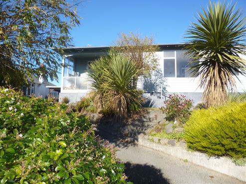 14 Roslyn Terrace, West End
