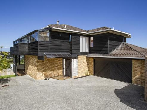 2/11 Seaview Road, Castor Bay