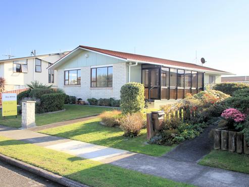 13 Treadwell Street, Springvale