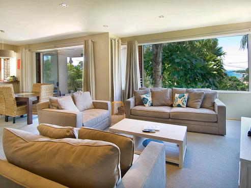 14 Beach Road, Castor Bay