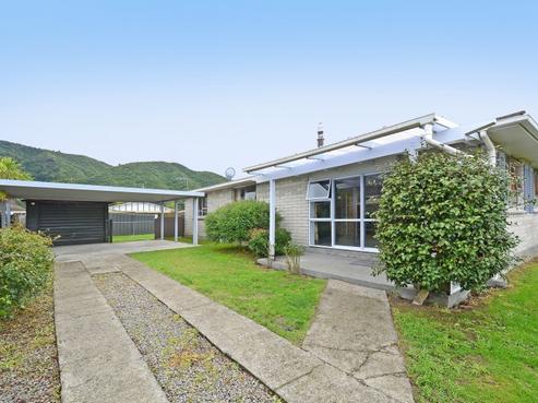 26 Omaha Grove, Totara Park