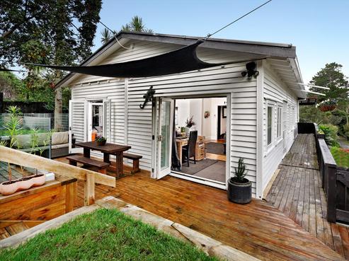 2/160 Godley Road, Titirangi