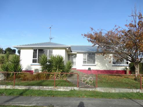 13 Clyde Street, Mataura