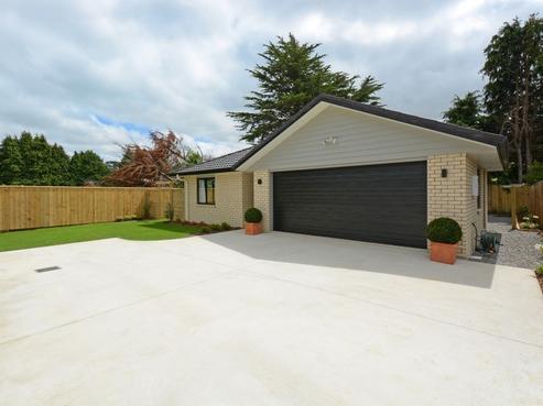 10 Quartz Place, Brown Owl