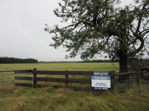 70 Foothills Road, Okuku