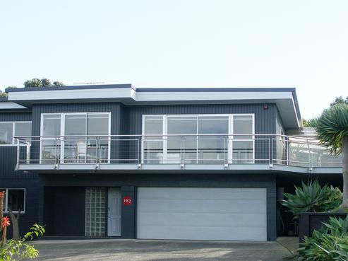 5 Commodore Parry Road, Castor Bay