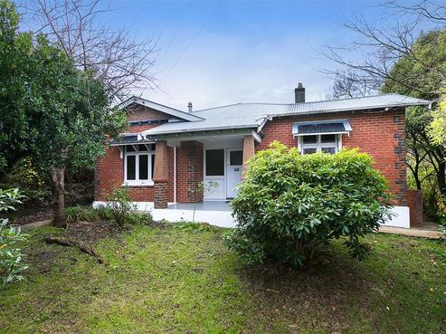 140 Pine Hill Road, Dalmore