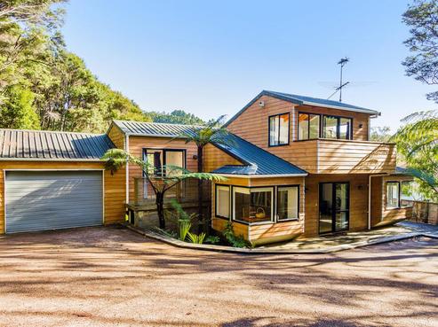87 Takahe Road, Titirangi