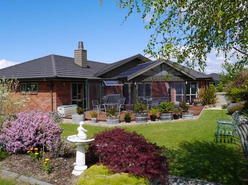 75 Montgomery Crescent, Kinloch