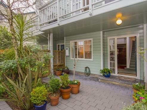 23/10 Colombo Street, Newtown