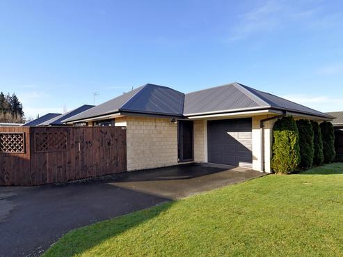 24D Sawyers Arms Road, Northcote