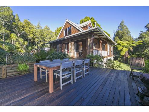 27 Gregory Road, Waitakere