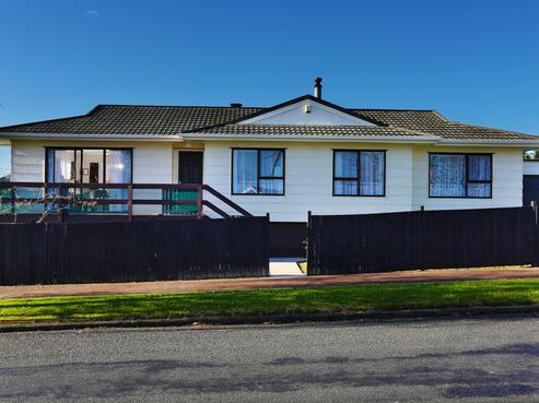 1 Batkin Road, New Windsor
