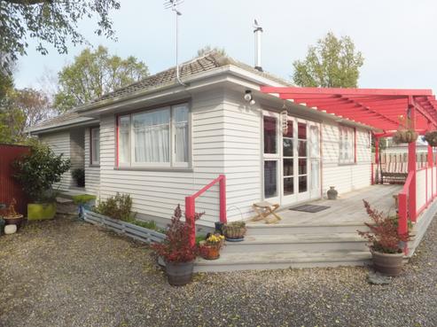 71 Pacific Drive, Southbridge