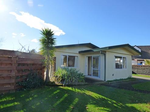 54 Whiting Crescent, Greenmeadows