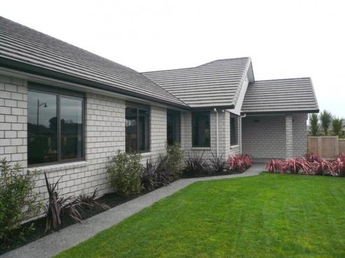 131 Saint James Drive, Huntington