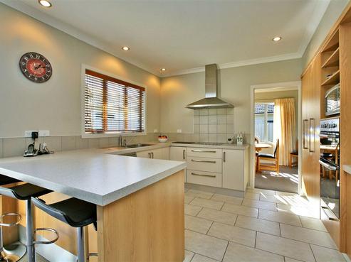 8 Lowry Place, Frimley