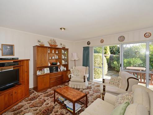 8B Comeskey Grove, Elderslea