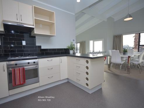 8 Kopu Place, Clendon Park