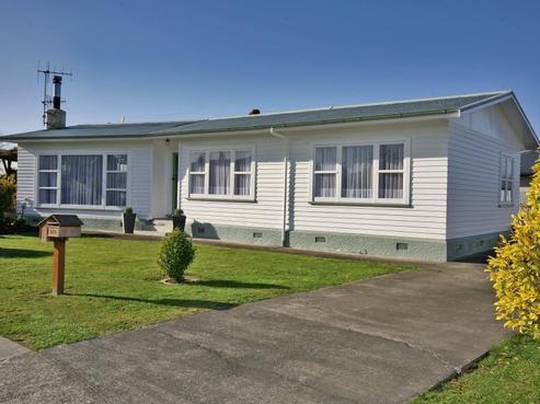 619 Willow Place, Akina