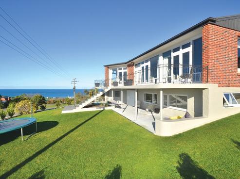 125 Easther Crescent, Kew