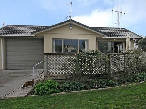 28 Karaka Street, Otaki Beach