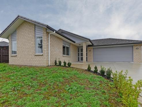 118 Barrington Drive, Huntington
