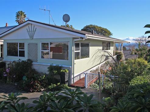 2 Burns Road, Napier Hill