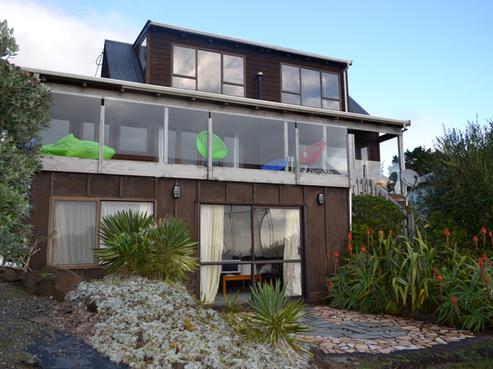 7 Te Ahuahu Road, Piha