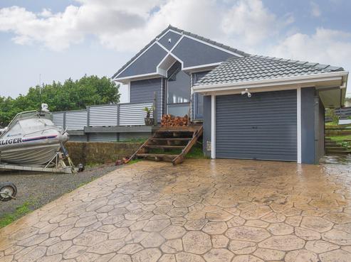 4 Outram Grove, Kelson