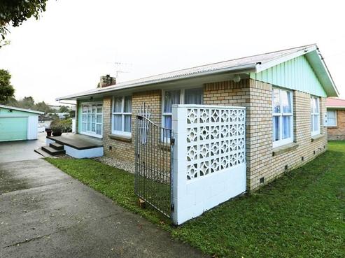 34 Houchens Road, Glenview