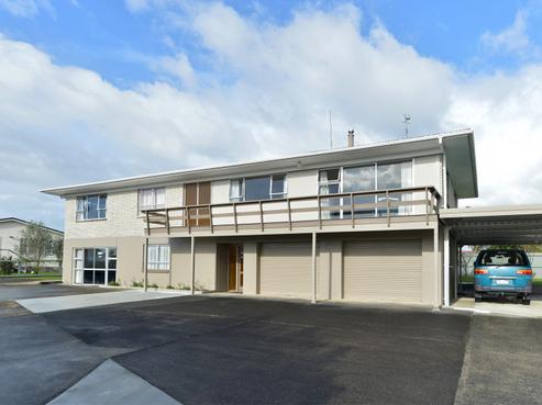 21 Paramount Parade, Tikipunga