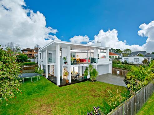 8 Wairere Road, Torbay