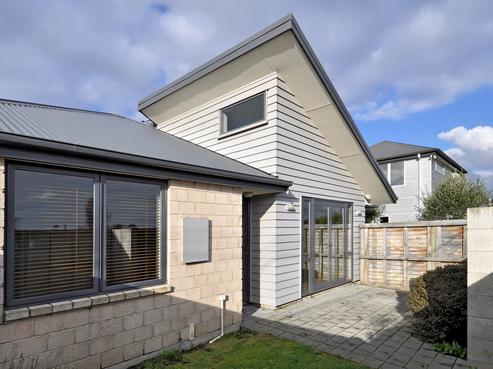 96A Packe Street, Edgeware
