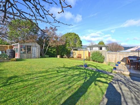 4 Dakota Grove, Totara Park
