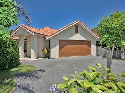 147 Main Road, Clive