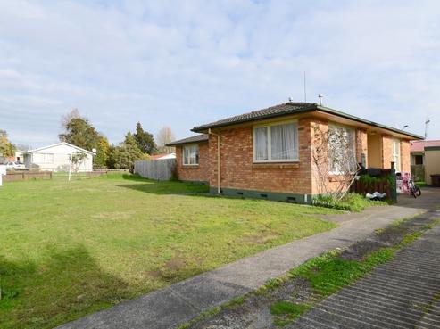 6 Magee Place, Chartwell