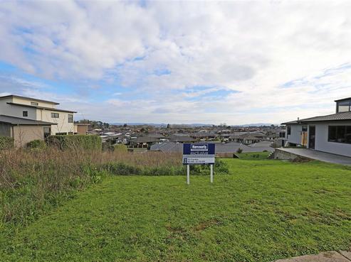6 Bishopsworth Way, Huntington