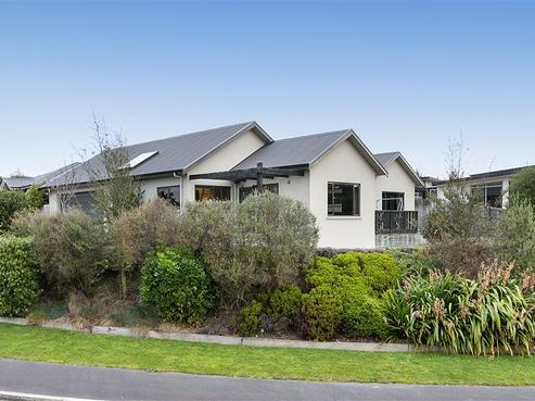 18 Duxford Crescent, Fairfield