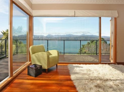 7 Napier Street, Karaka Bays