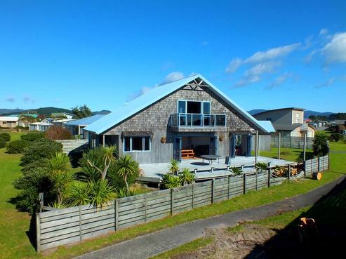 108 Puka Crescent, Matarangi