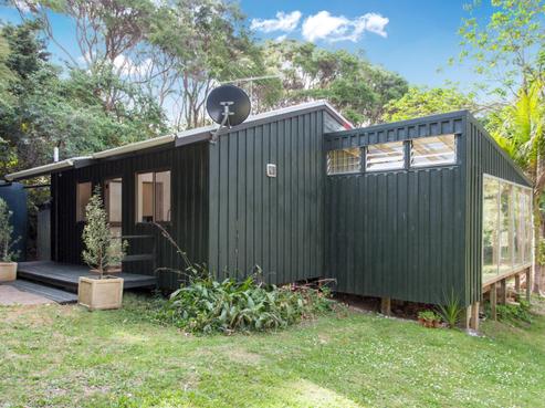 19 Hillside Road, Ostend