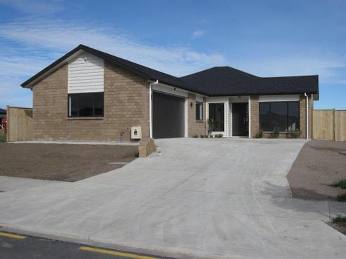 10 Canini Grove, Karaka